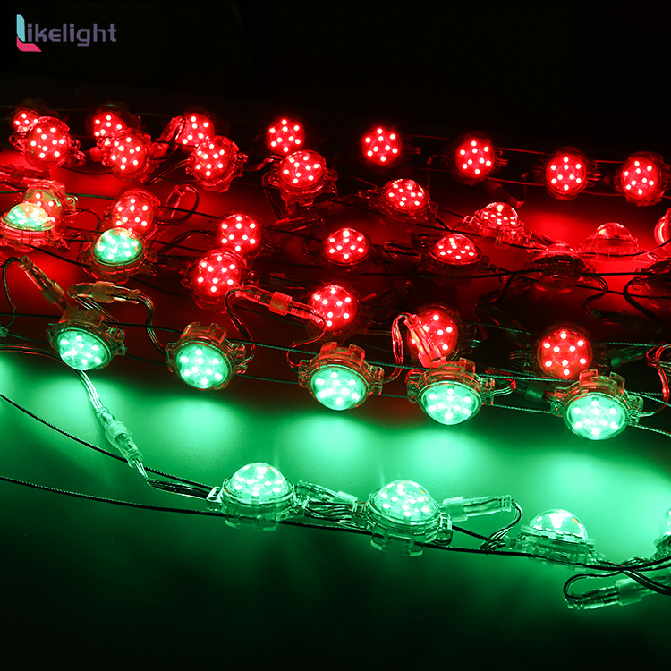 Несколько RGB-точек 40 мм на стальных проводах